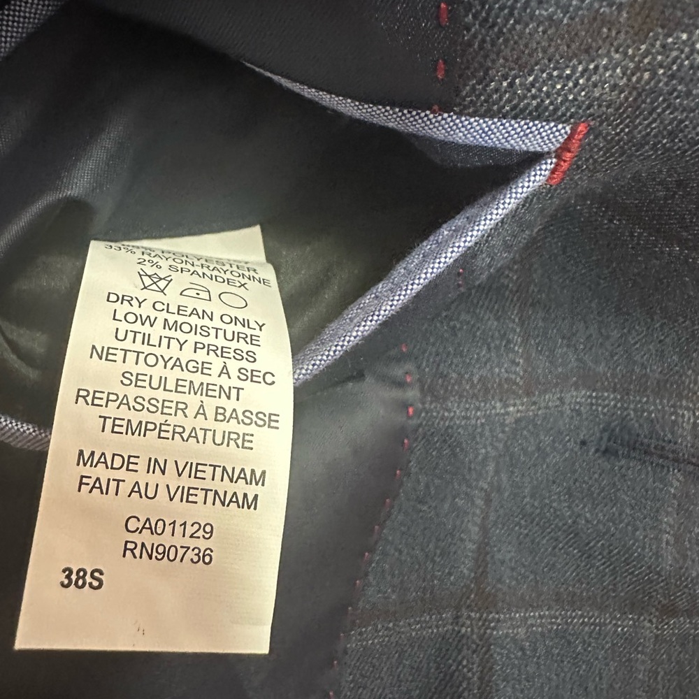 NWT Tommy Hilfiger TREVOR The Flex suit jacket
Size 38S
B321 - Picture 6 of 9